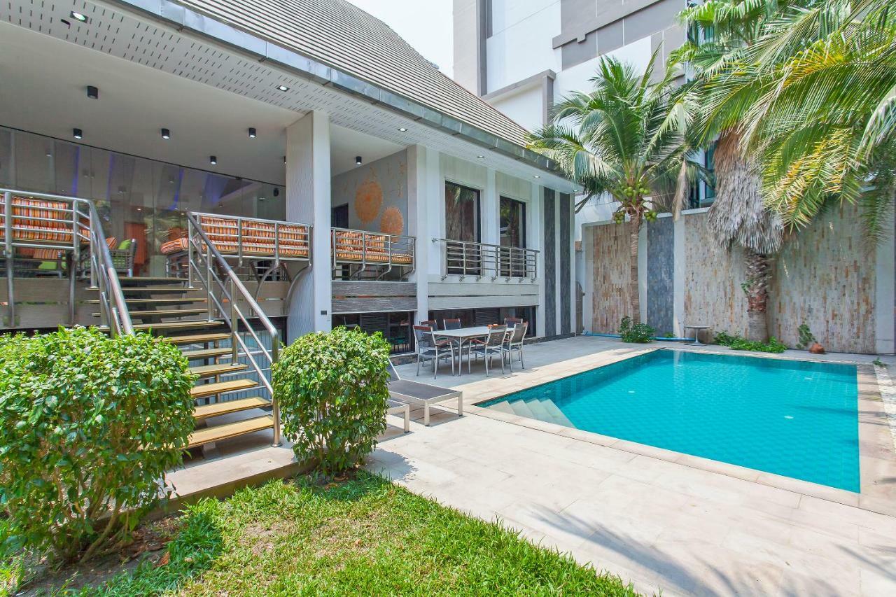 Royale Grand Villa Pattaya Exterior photo