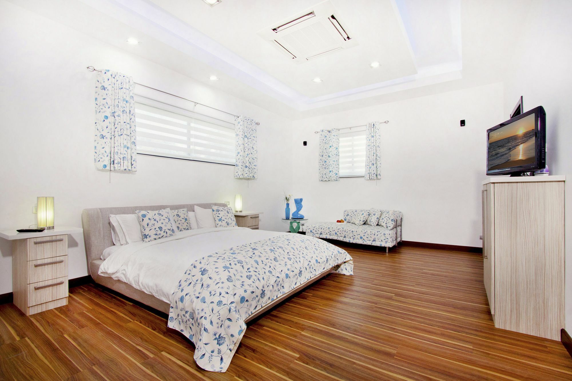 Royale Grand Villa Pattaya Exterior photo